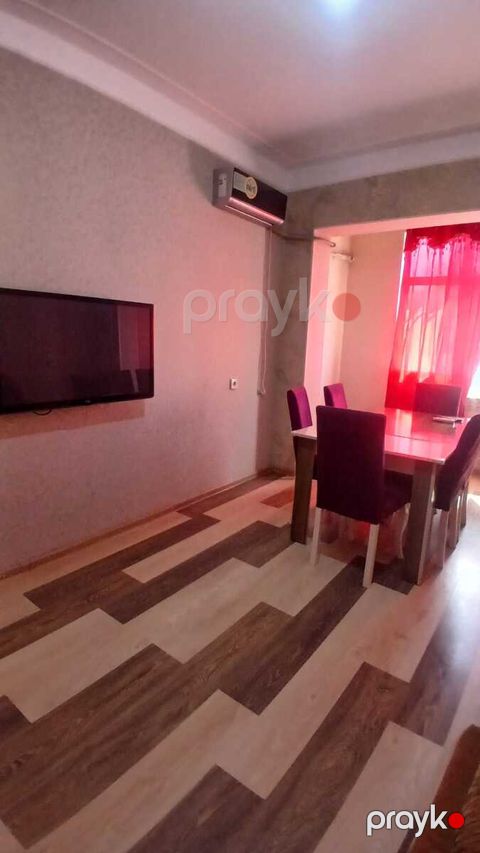 İcarəyə verilir 6 otaqlı köhnə tikili 100 m²