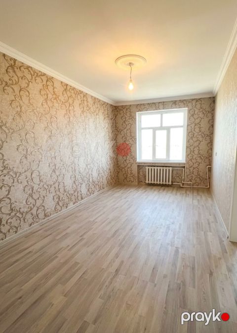 Satılır 5 otaqlı köhnə tikili 123.7 m²