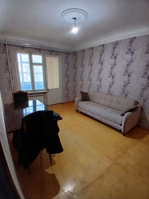 3-otaqlı mənzil kirayə verilir, Neftçilər m., 180 m² — Bakı