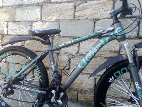 Velosiped – Adidas tematik dizayn - Çərçivə: yüngül alaşımlı, boz — Digah