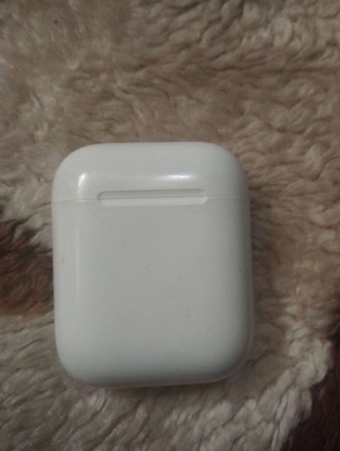 Original Airpods 2 apple A1602 yaxsi veziyyetde az istifade olunub — Bakı