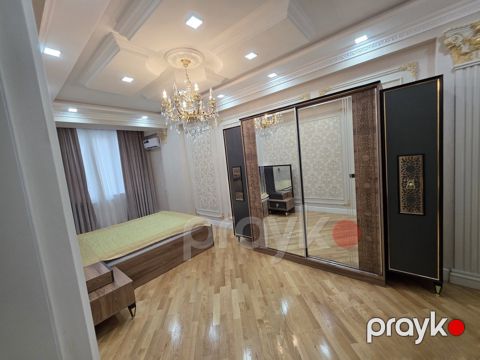 İcarəyə verilir 4 otaqlı yeni tikili 138 m²