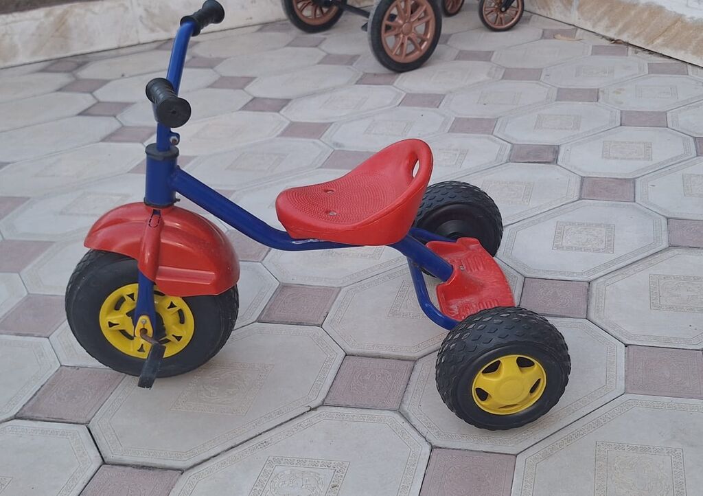 Uşaq üçtəkərli velosiped - Konstruksiya: möhkəm metal gövdə, ön — Uşaq velosipedləri, Bakı (2)