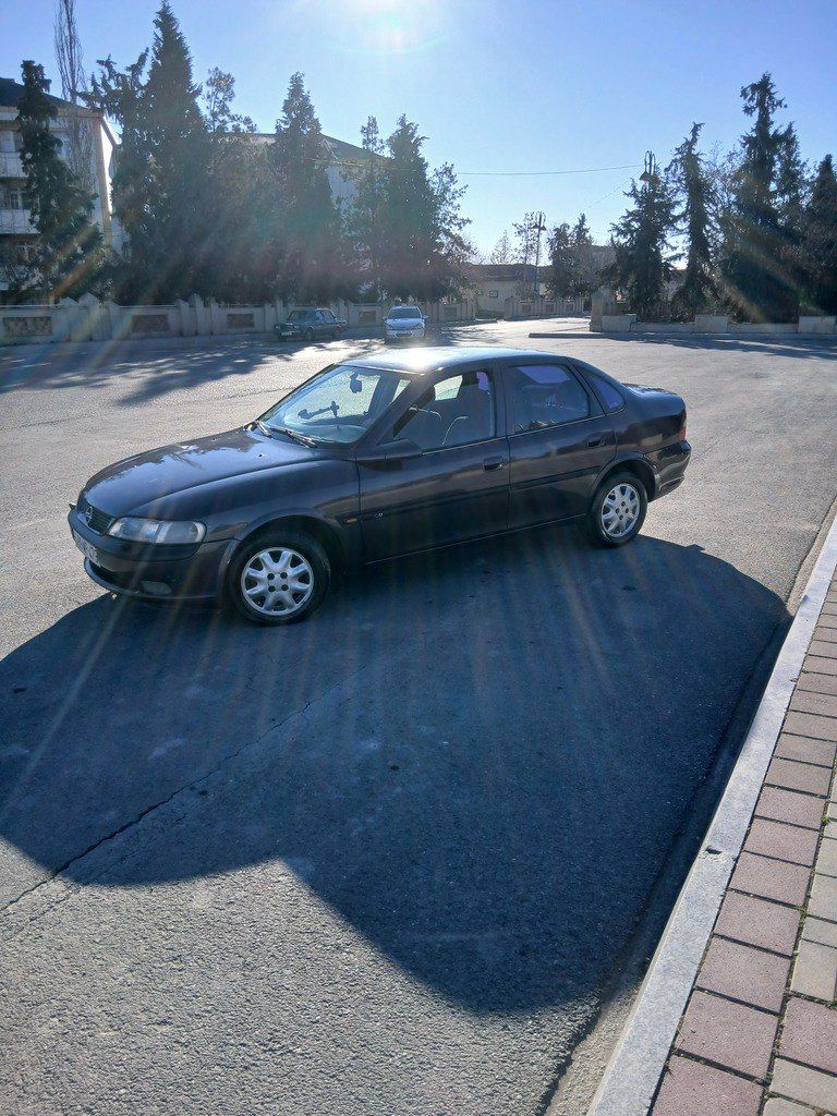 Opel Vectra, 1.8 L, 1996 il, 311 770 km — Avtomobillər, Ucar (6)