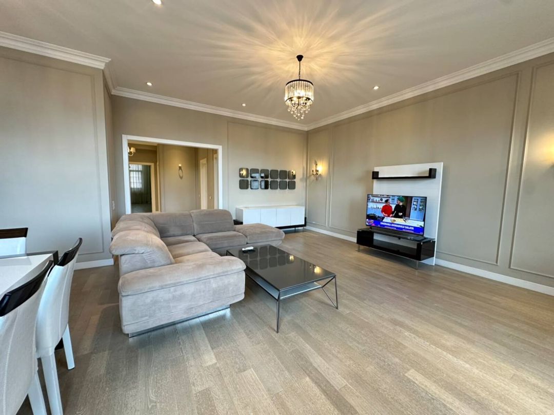 İcarəyə verilir 3 otaqlı yeni tikili 160 m² — Mənzil, Bakı (2)