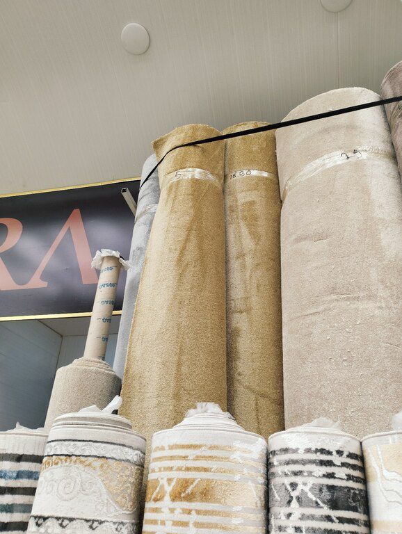 Kovrolin, xalça, süni qazon və linoleum — Xalılar və xalı yolları, Bakı (9)