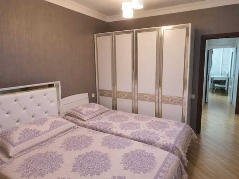 İcarəyə verilir 3 otaqlı köhnə tikili 85 m² — Bakı