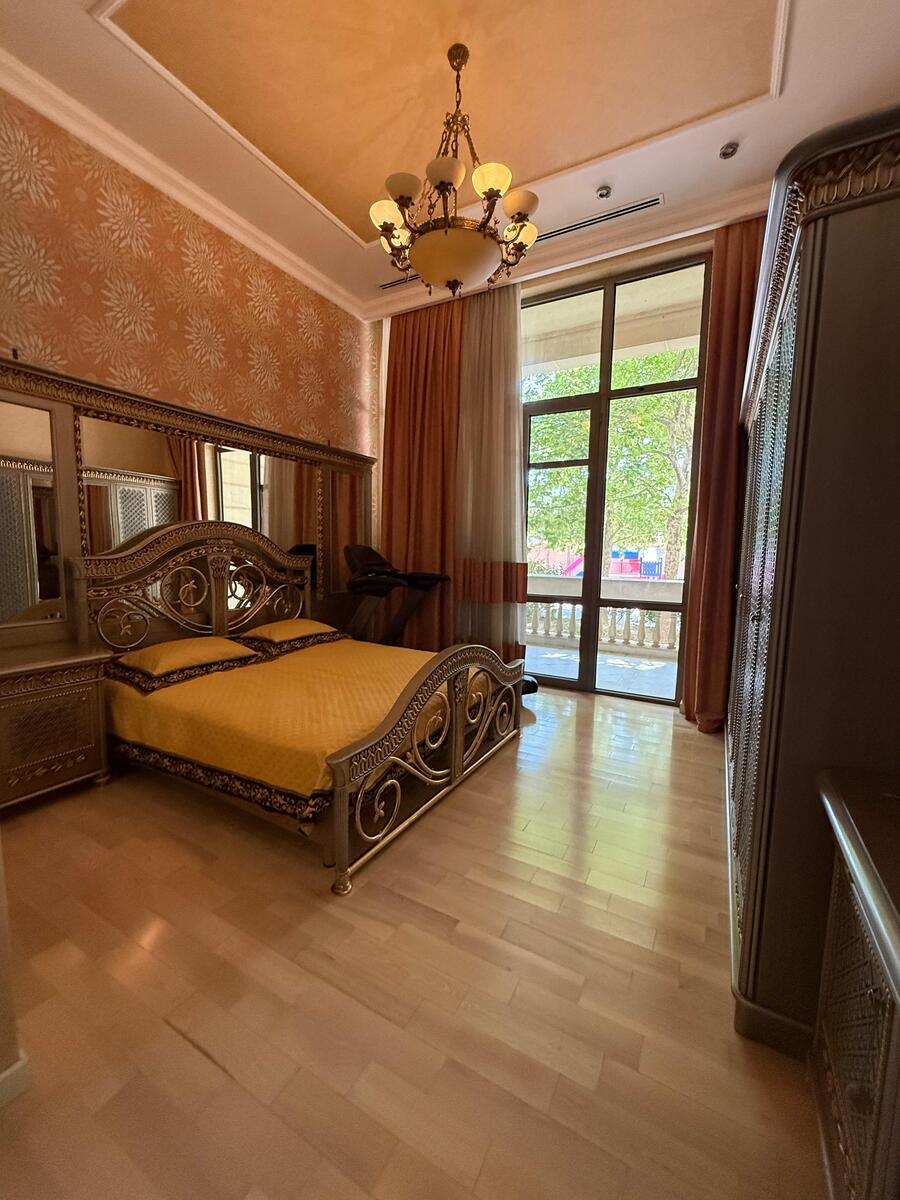 Satılır 4 otaqlı yeni tikili 200 m² — Mənzil, Bakı (4)