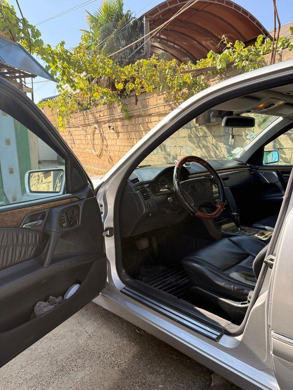 Mercedes E 280, 2.8 L, 1998 il, 380 000 km — Avtomobillər, Bakı (10)