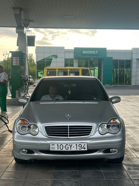 Mercedes-Benz C-Class: 2 l 2001 il Sedan — Masallı