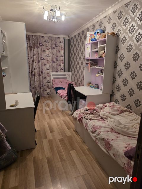 İcarəyə verilir 3 otaqlı köhnə tikili 110 m²
