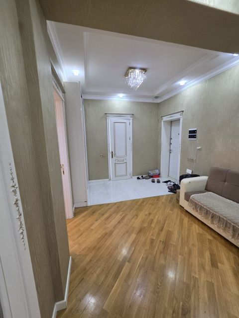 3-otaqlı yeni tikili kirayə verilir, Məmməd Cəfər Cəfərov küç., 135 m² — Bakı