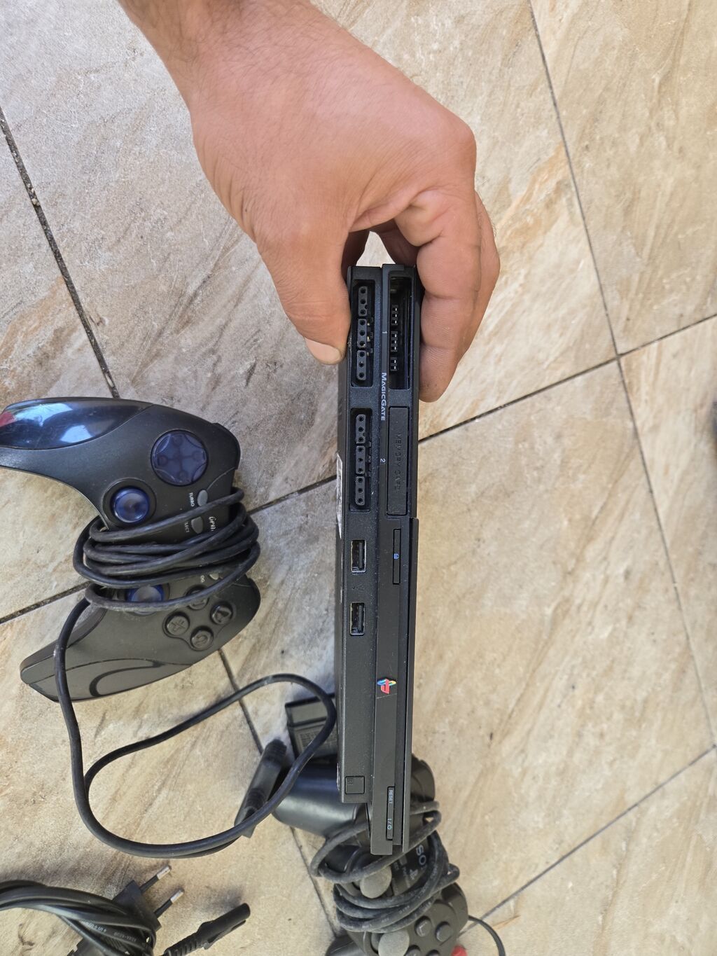 Diski oxumur qalan her weyu iwleyir.Sony PlayStation 2 Slim (Model — Oyun konsolları, Oğuz (2)