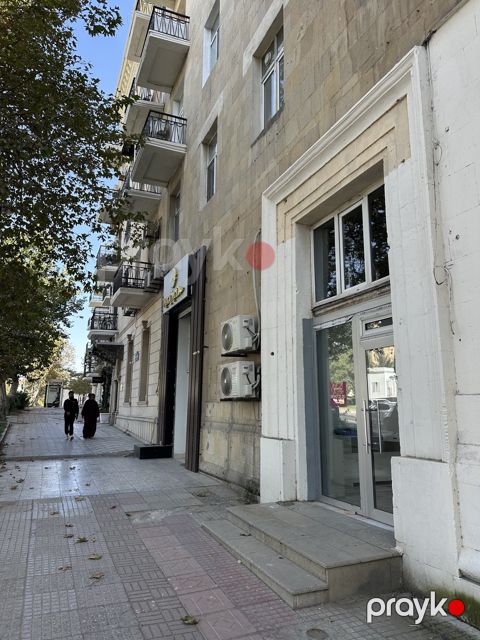 Satılır obyekt 100 m²