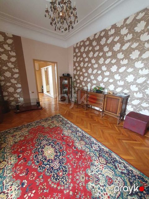 İcarəyə verilir 2 otaqlı köhnə tikili 77 m²