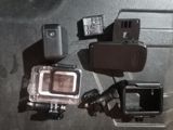 GoPro aksiyon kamerası dəsti Kompakt ölçülü GoPro kamera və bir neçə — Videokameralar