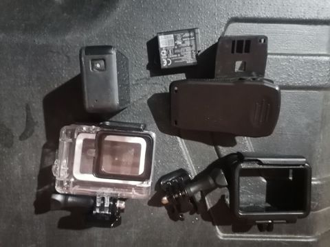 GoPro aksiyon kamerası dəsti Kompakt ölçülü GoPro kamera və bir neçə — Bakı