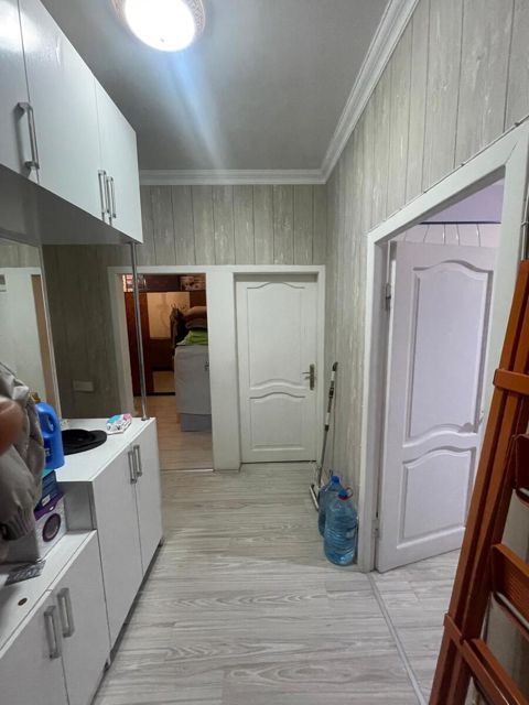 Satılır 4 otaqlı köhnə tikili 100 m² — Bakı