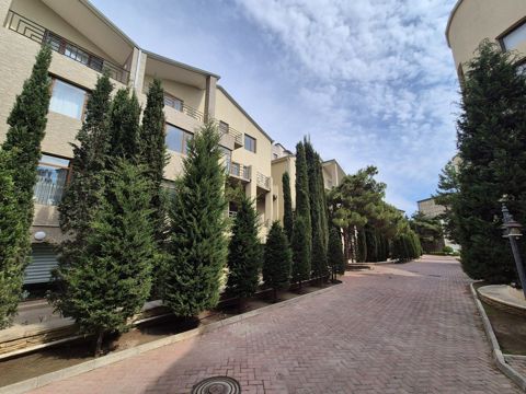 Satılır 8 otaqlı həyət evi/bağ evi 493.5 m² — Bakı