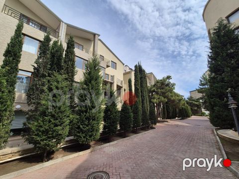 Satılır 8 otaqlı həyət evi/bağ evi 493.5 m²