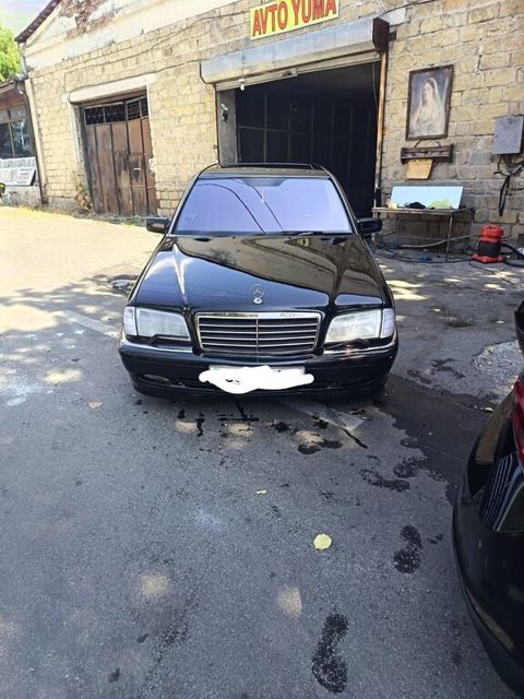 Mercedes C 230, 2.3 L, 1998 il, 259 268 km — Şəki