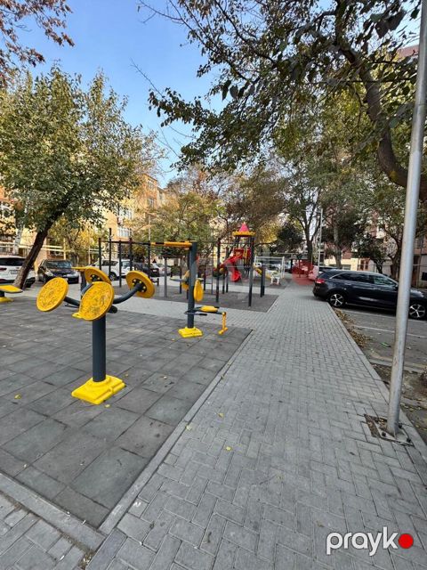 Satılır 2 otaqlı köhnə tikili 55 m²