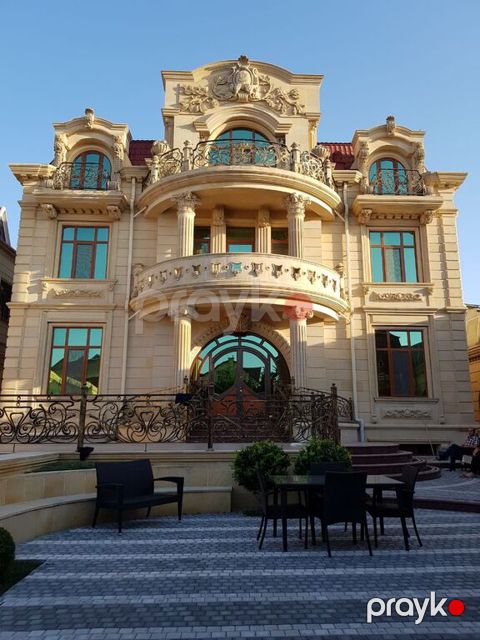 Satılır 10 otaqlı həyət evi/bağ evi 800 m²