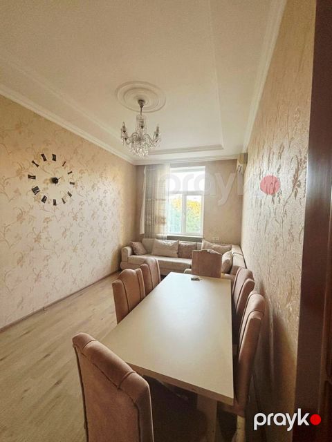 İcarəyə verilir 2 otaqlı köhnə tikili 65 m²