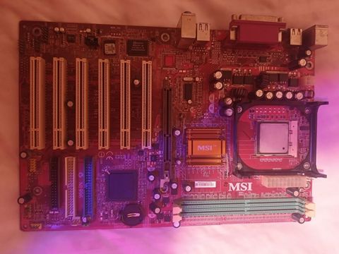 MSI əsas plata + Intel prosessor (LGA775) Xüsusiyyətlər: - Çipset — Bakı