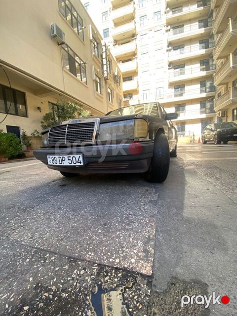 Mercedes 190, 2.0 L, 1992 il, 235 000 km