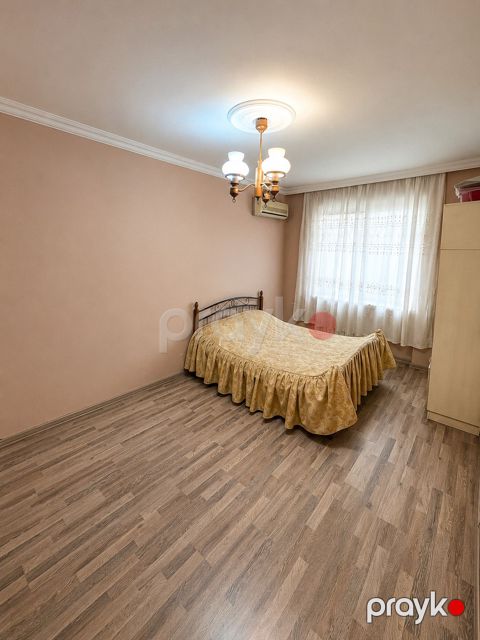 Satılır 2 otaqlı köhnə tikili 60 m²