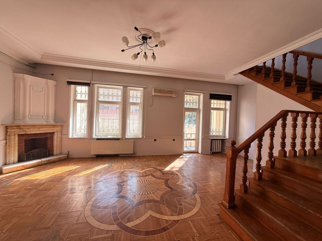 Satılır 8 otaqlı həyət evi/bağ evi 850 m² — Ev, villa, Bakı (3)