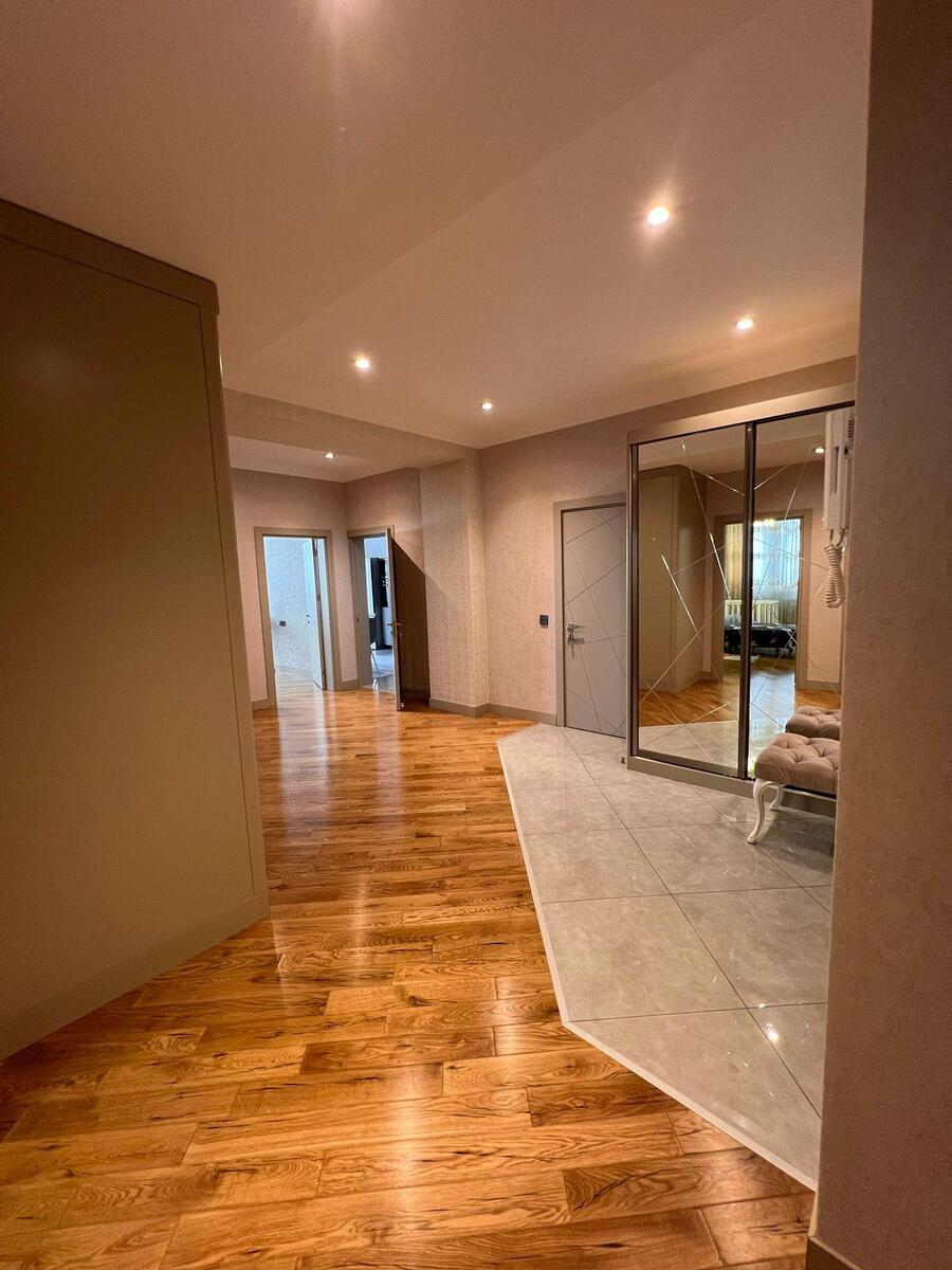 Satılır 4 otaqlı yeni tikili 200 m² — Mənzil, Bakı (5)