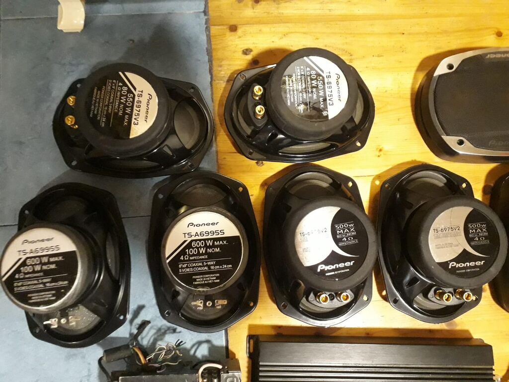 Satılır 4ayin apartura sistemidi qutularina kimi var 500 550 600w — Avtomobil akustikası, Qəbələ (2)