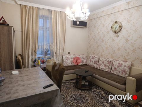 Satılır 2 otaqlı köhnə tikili 40 m²