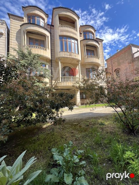 Satılır 7 otaqlı həyət evi/bağ evi 900 m²