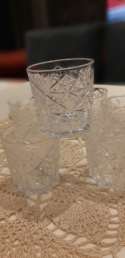 Büllur qədəhlər — Dining tableware
