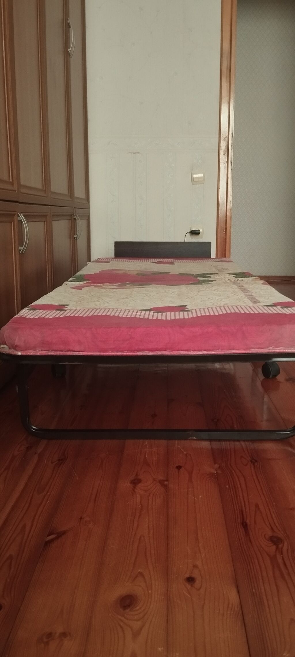 İşlənmiş, Matraslı raskladuşka — Çətir çarpayıları, Bakı (6)