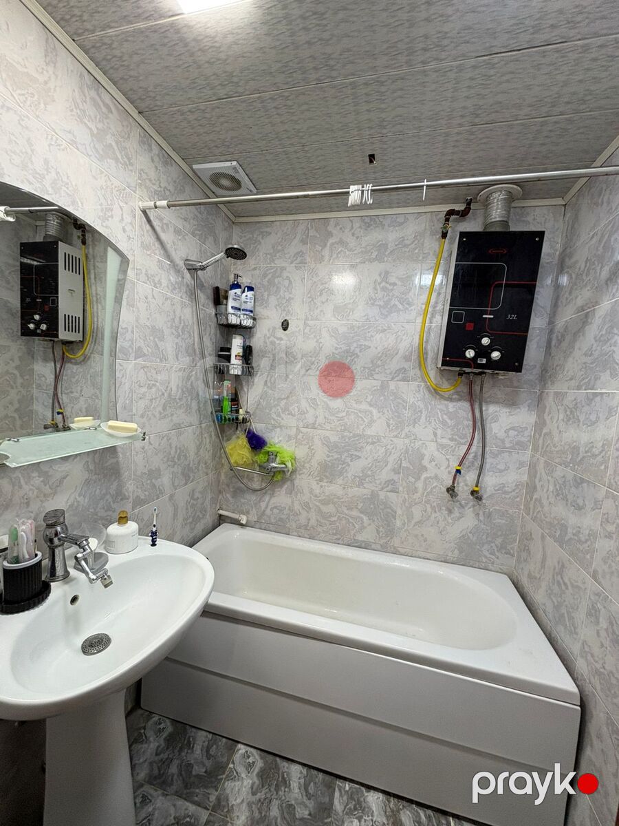 Satılır 2 otaqlı köhnə tikili 65 m² — Mənzil, Bakı (2)