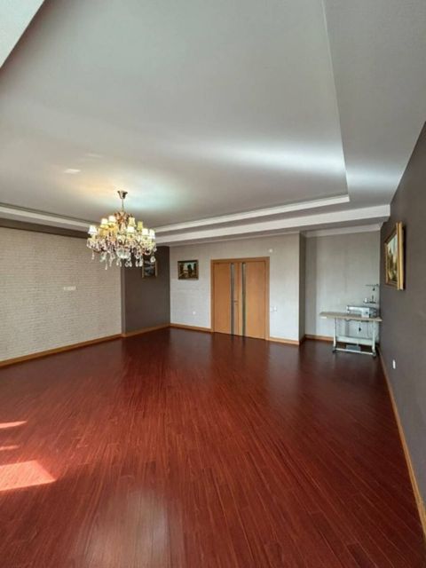 Satılır 3 otaqlı yeni tikili 130 m² — Bakı