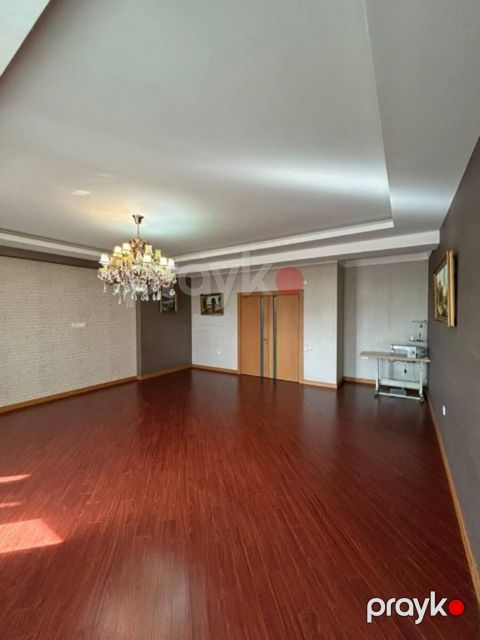 Satılır 3 otaqlı yeni tikili 130 m²