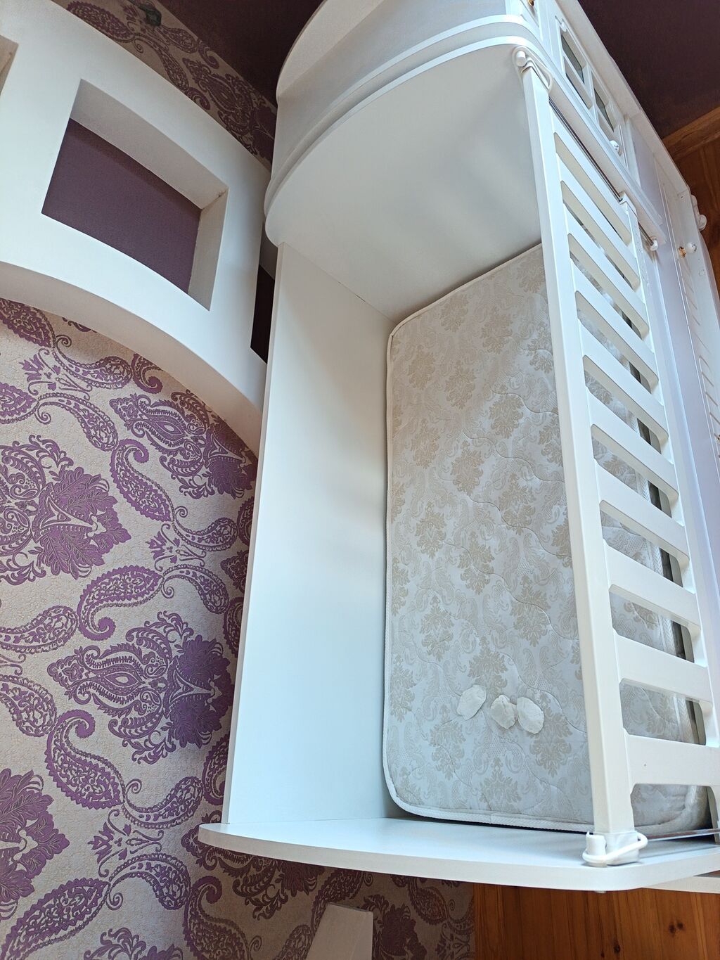 Ağ rəngdə çoxfunksiyalı beşik–komod dəsti - Material: MDF/laminat — Bəşikləri, Sumqayıt (2)