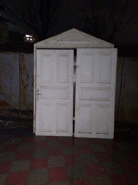Qapı və pəncərələr — Bakı