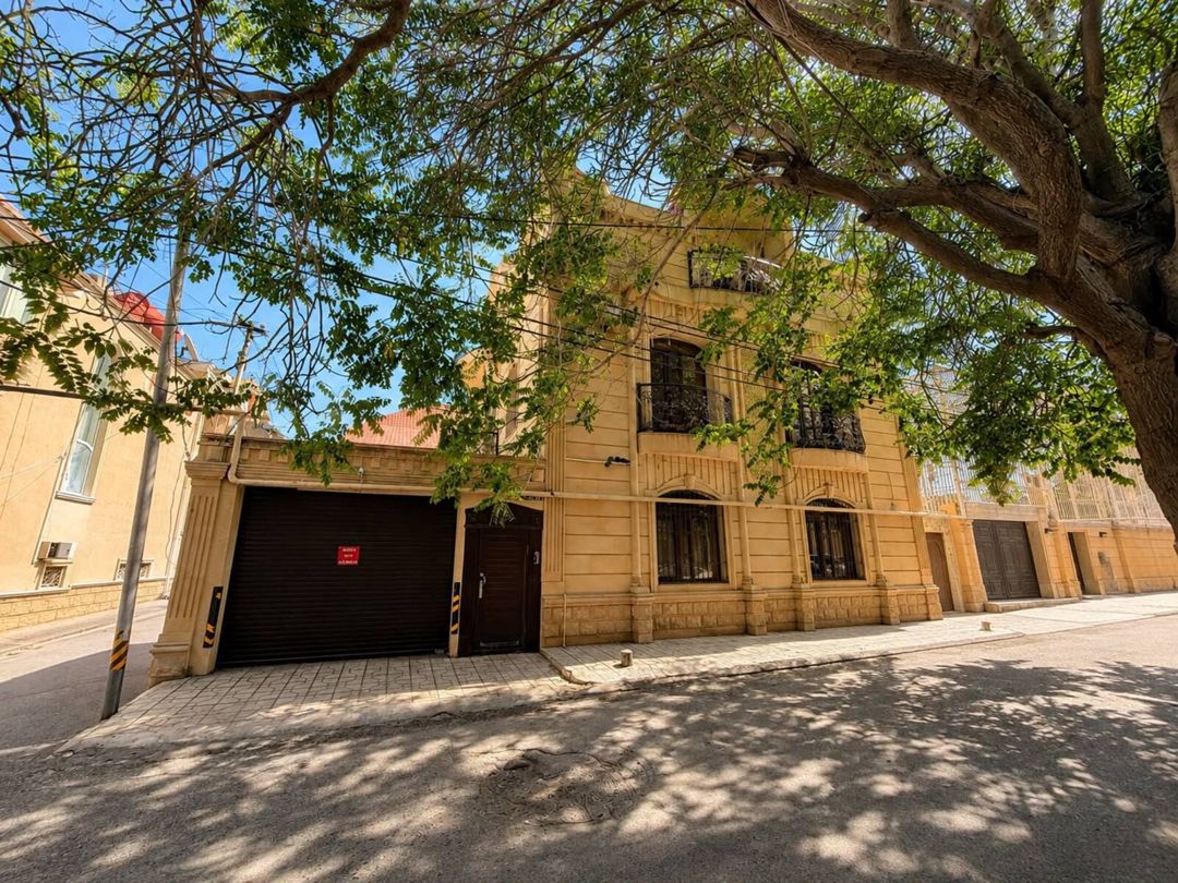 Satılır 6 otaqlı həyət evi/bağ evi 450 m² — Ev, villa, Bakı (2)