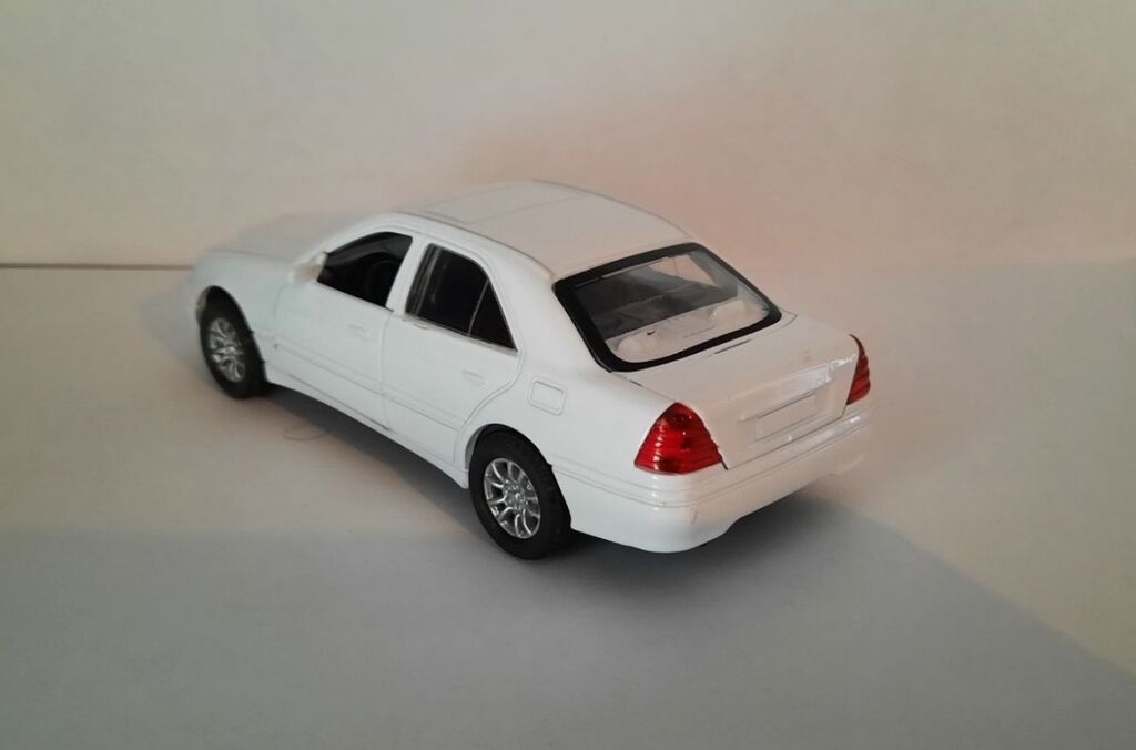 Miqyaslı modellər – işıqlı sedan avtomobil - Tip: Kolleksiya üçün — Oyuncaq nəqliyyatı, Bakı (3)