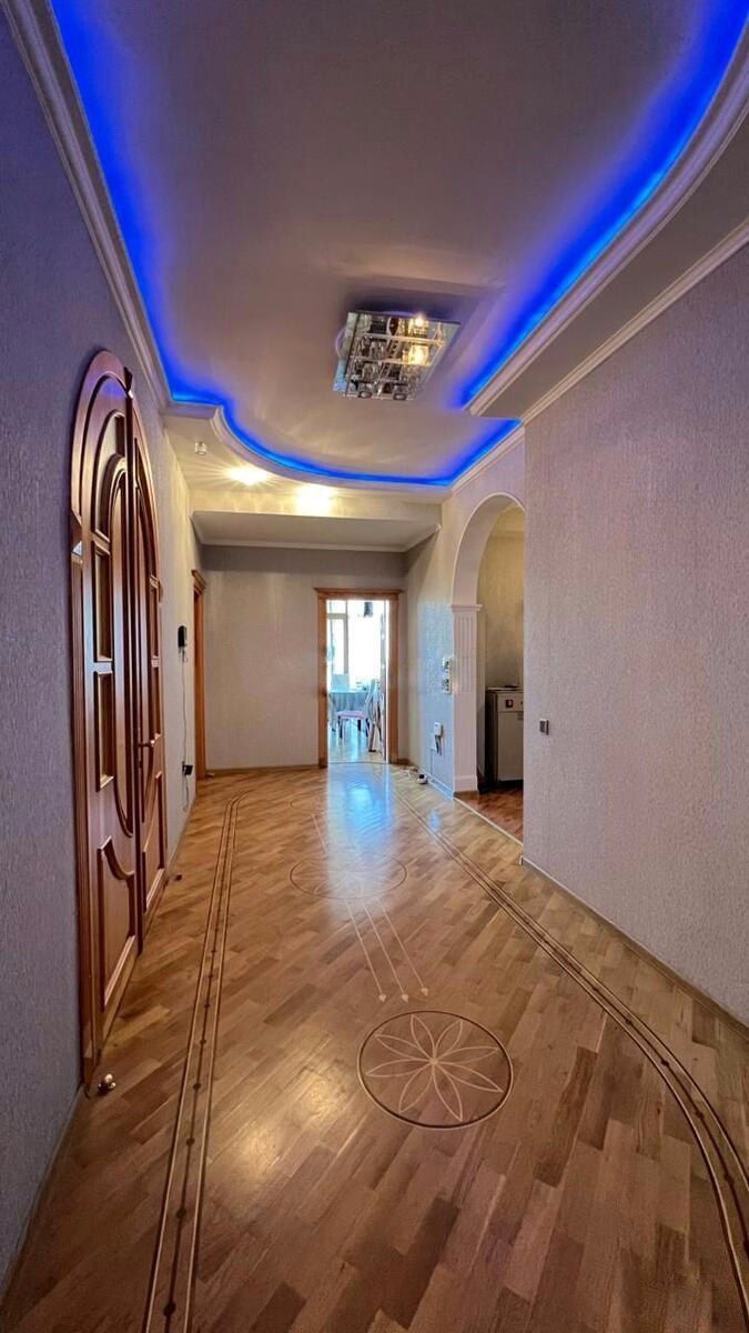 Satılır 5 otaqlı yeni tikili 190 m² — Mənzil, Bakı (8)