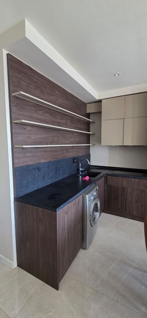 Mətbəx mebeli material laminat üstünde moyka da verilir mermerde — Digah