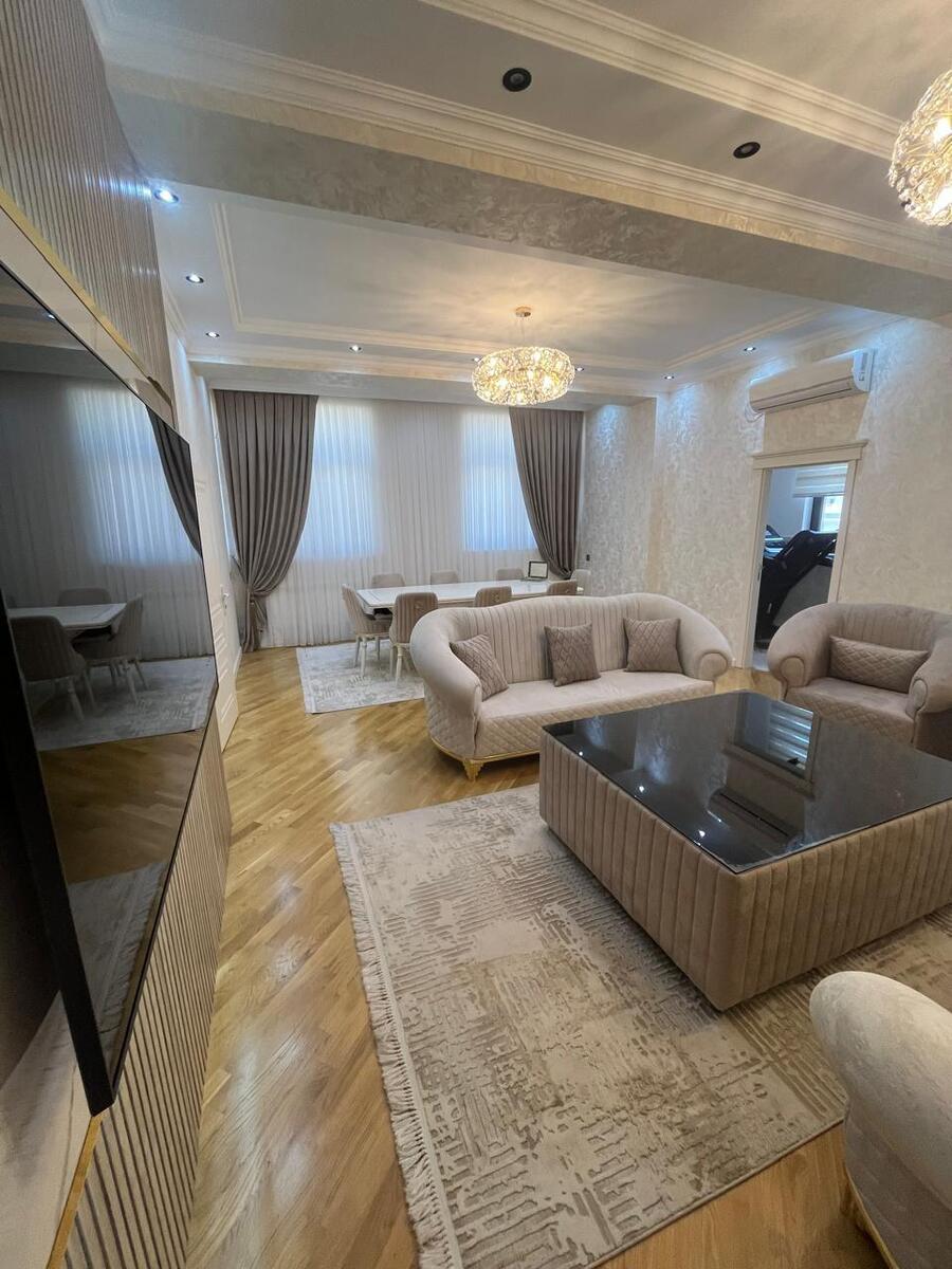 Satılır 4 otaqlı yeni tikili 150 m² — Mənzil, Bakı (2)