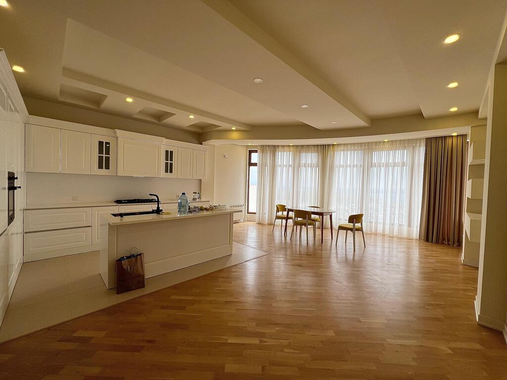 Satılır 6 otaqlı həyət evi/bağ evi 450 m² — Ev, villa, Bakı (11)