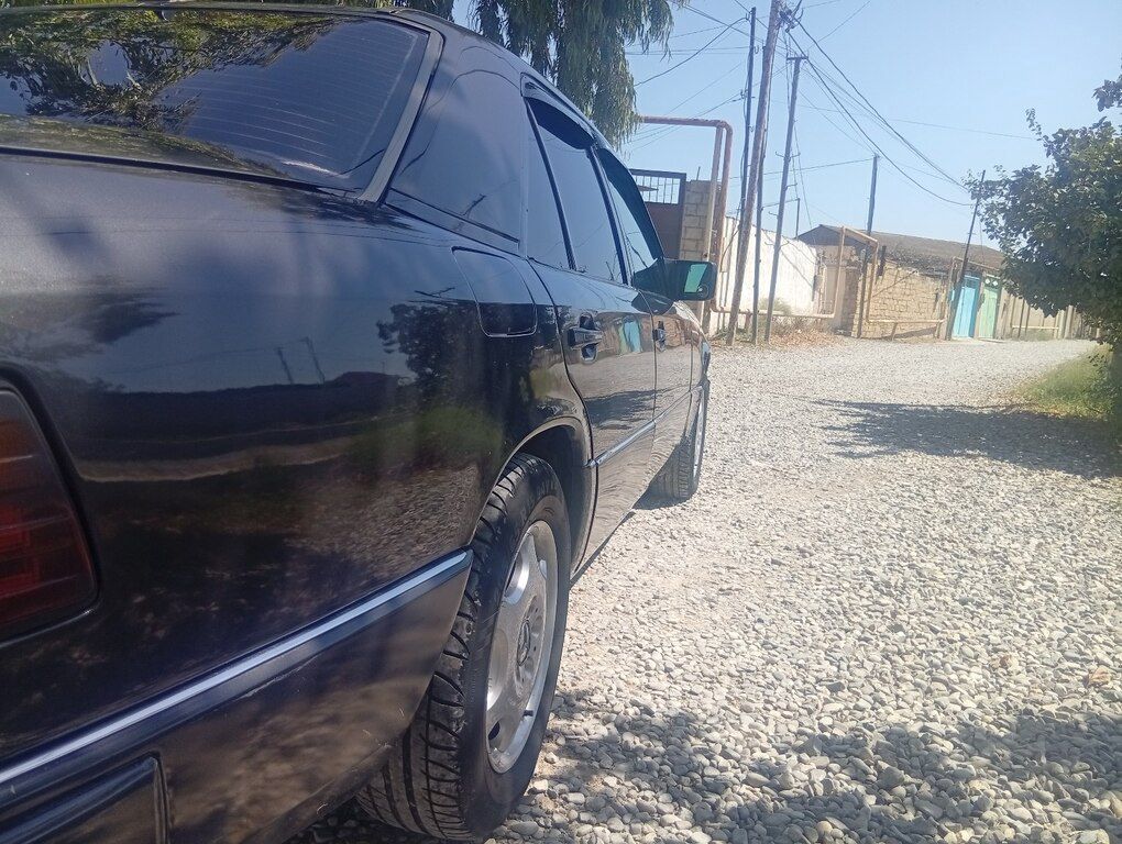 Mercedes E 200, 2.0 L, 1993 il, 599 334 km — Avtomobillər, Bakı (2)